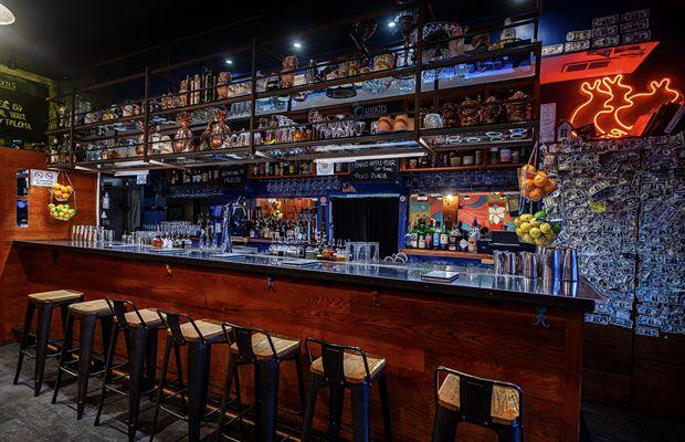 Service Bar